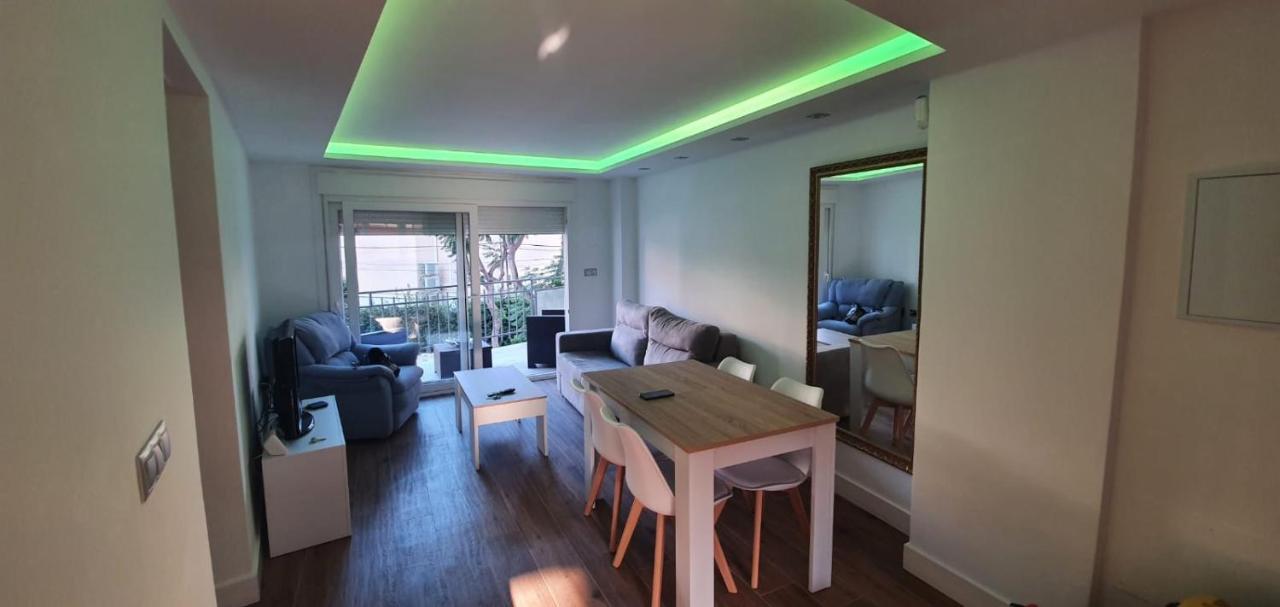 Beautiful Apartment In Third Line Beach Boliches Fuengirola Esterno foto