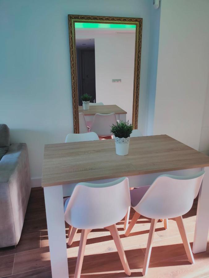 Beautiful Apartment In Third Line Beach Boliches Fuengirola Esterno foto